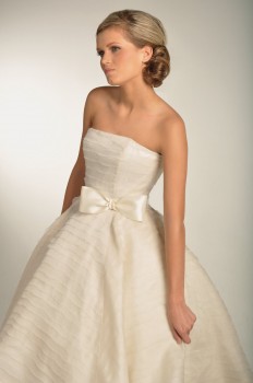 very pretty ivory wedding dress